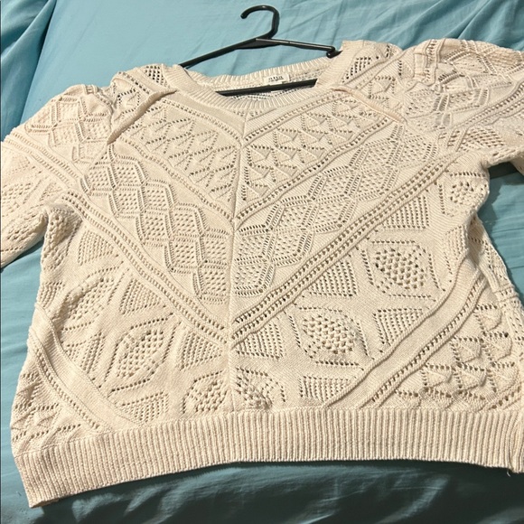 a.n.a Cream Textured Knit Sweater 22 in armpit to armpit and 28 in long. Nice - Picture 16 of 16